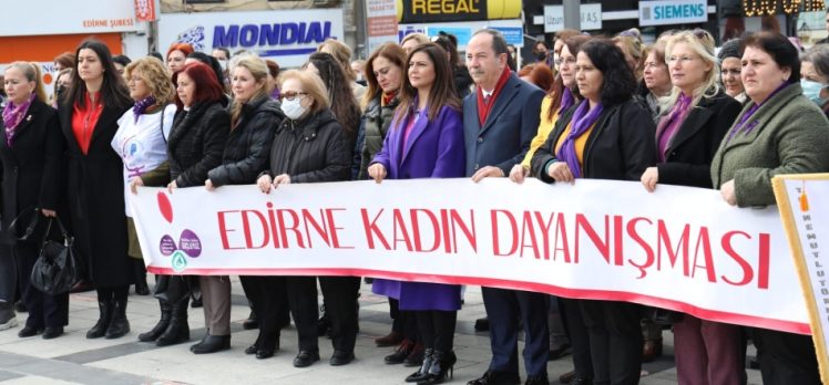 Gürkan, kadınları yalnız bırakmadı