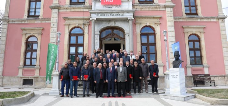 Edirne Belediyesi’nden emekli personeline vefa