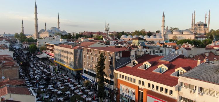 Binlerce kişi Edirne sofrasında buluştu