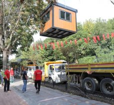 Yanan belediye dükkanları yenilendi