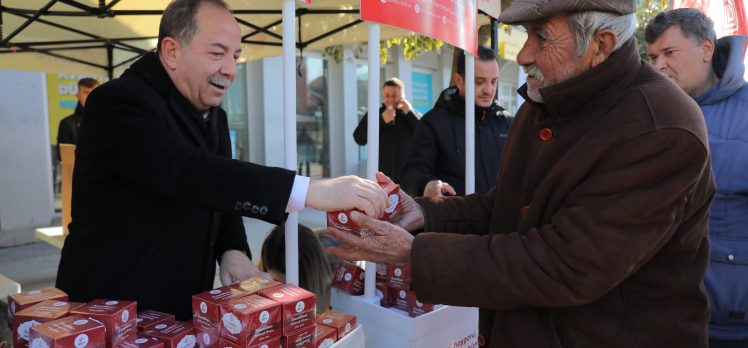 Gürkan’dan kandil simidi ikramı