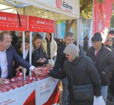 Gürkan’dan kandil simidi ikramı