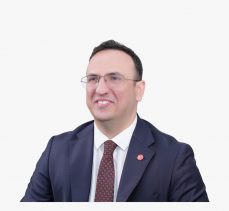 Tekin: “Bu vatan bize şehit ve gazilerimizin emanetidir”