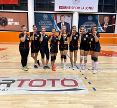 Trakya Üniversitesi Kadın Voleybol Takımı Şampiyon